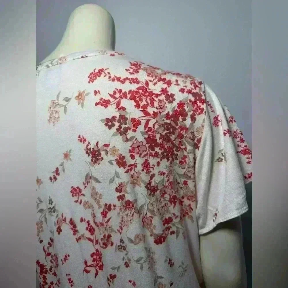 Liz Claiborne Floral Print Tunic Blouse with Fabric Buttons - Plus Size 0X - EUC - Picture 4 of 10